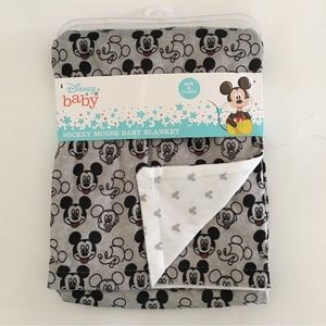 NEW Disney Baby Mickey Mouse Reversible Blanket White Lightweight Black Gray